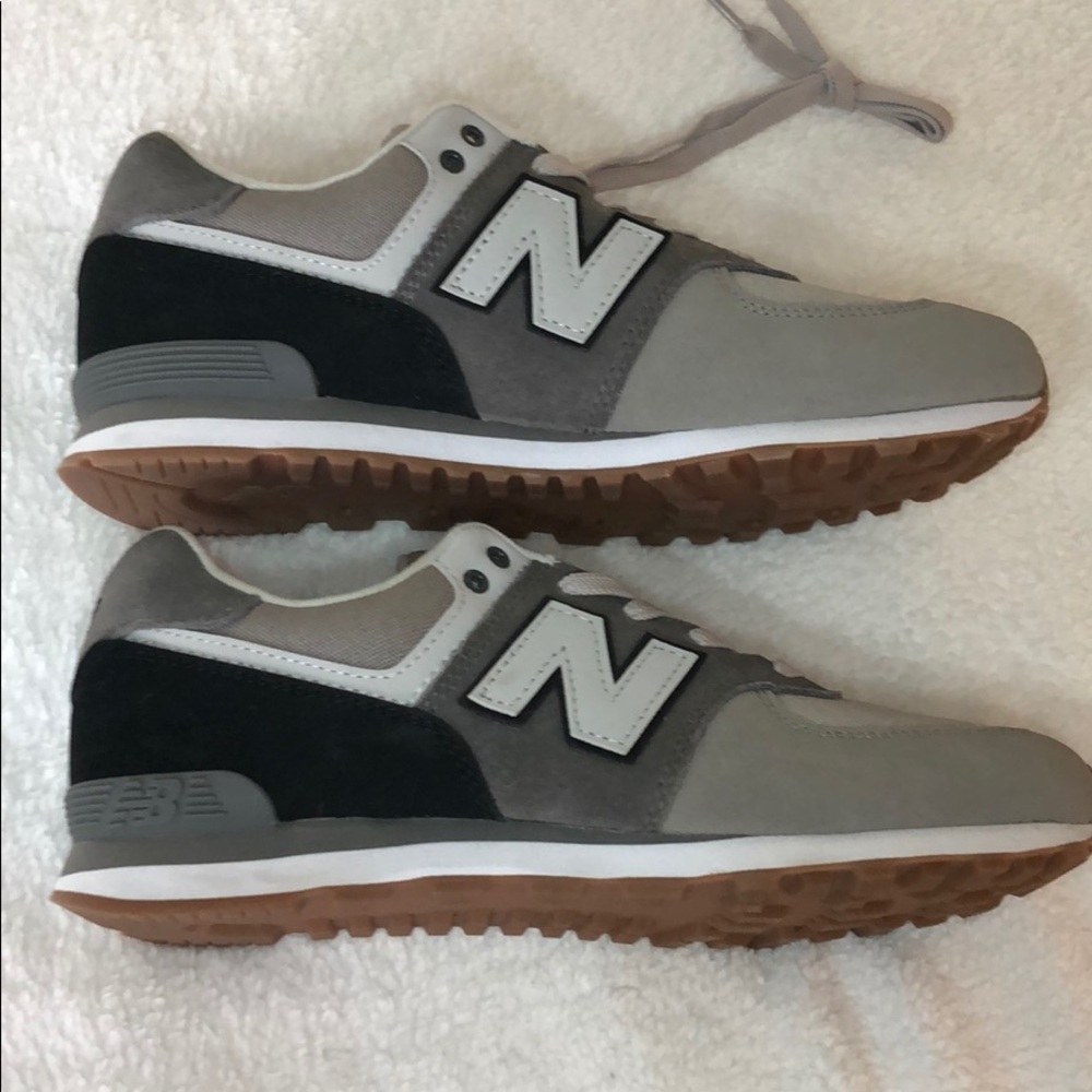 COPY - NWOT New Balance boy’s sneakers. Never wor…